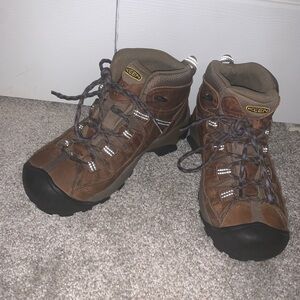 Keen Targhee Waterproof Hiking Boots US Size 7.  Waterproof